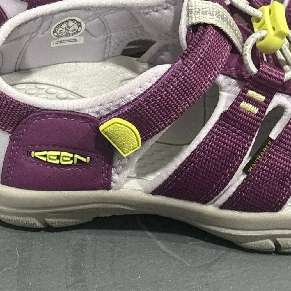 Keen Big Kids Newport H2 Purple Girls Sandals - size 2